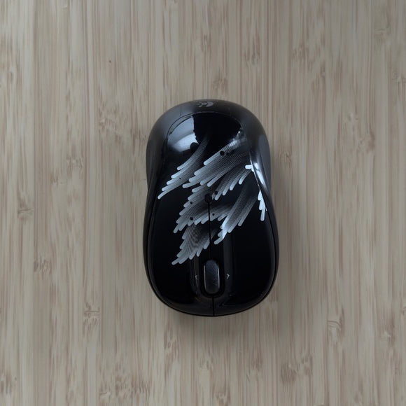 Logitech Wireless Mouse - Picture 1 of 5